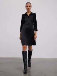 BGN Sukienka w kolorze czarnym rozmiar: 38. Czarne sukienki BGN, na co dzień, bez wzorów, z tkaniny, bez kołnierzyka, bez ramiączek, midi, proste. Za 165.31 zł.