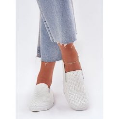 Boto Wsuwane Eko Skórzane Damskie Tenisówki Trampki Z Napisem Białe Zalinne. Białe trampki bez wzorów, eleganckie, bez zapięcia. Za 86.59 zł.