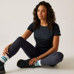 Koszulka sportowa damska Fingal Edition szybkoschnąca. Niebieskie t-shirty sportowe Regatta, bez wzorów, bez ramiączek, trekkingowe. Za 101.00 zł.