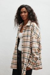 Koszula wierzchnia z wełną WIELOKOLOROWA - LAPIS 9358-M/L. Koszule Marsala, l, bez wzorów, z dzianiny, klasyczne, bez kołnierzyka, bez ramiączek. Za 549.90 zł.