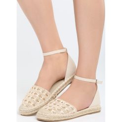 Jasnobeżowe Espadryle Navajo. Espadryle marki Born2be. Za 59.99 zł.