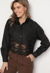 Czarna Krótka Koszula Oversize z Wiskozą Zdobiona Ażurowymi Wstawkami Calbia. Czarne koszule Born2be, l, z aplikacjami, z bawełny, biznesowe, bez kołnierzyka, bez ramiączek. W wyprzedaży za 84.99 zł.