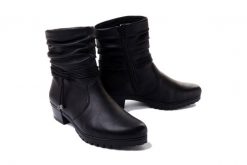 RIEKER Y17R2-00 black, botki damskie. Czarne botki Rieker, bez wzorów, bez obcasa, na obcasie, bez zapięcia. Za 216.93 zł.