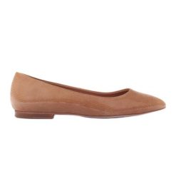 Marco Shoes Lekkie baleriny brązowe. Brązowe baleriny bez wzorów, bez obcasa, bez zapięcia. W wyprzedaży za 359.00 zł.