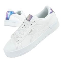 Buty Puma Jada Bioluminescence 386194 01 białe. Białe buty treningowe bez wzorów, ze skóry ekologicznej, bez zapięcia. Za 283.73 zł.