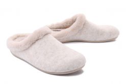 MANITU 320166-81 offwhite, kapcie damskie. Brązowe kapcie Manitu, bez wzorów. Za 199.90 zł.