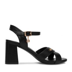 Sandały MEXX. Czarne sandały Mexx, bez wzorów, bez obcasa, na słupku, bez zapięcia. Za 159.99 zł.