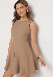 Brązowa Rozkloszowana Sukienka Ozdobiona Przeszyciami Evinini. Brązowe sukienki Born2be, m, bez wzorów, eleganckie, bez kołnierzyka, bez ramiączek, mini, rozkloszowane. Za 109.99 zł.
