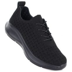 Półbuty sportowe damskie na platformie biały NEWS 209. Białe półbuty wsuwane NEWS, bez wzorów, ze skóry ekologicznej, sportowe, bez obcasa, na platformie. Za 119.99 zł.