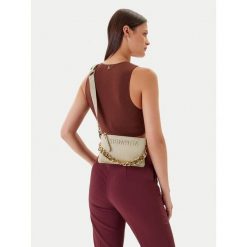 Torebka Steve Madden. Białe torebki klasyczne Steve Madden, bez wzorów, klasyczne, bez dodatków. Za 341.99 zł.