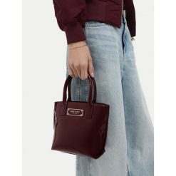 Torebka Nine West. Czerwone torebki klasyczne Nine West, bez wzorów, klasyczne, bez dodatków. Za 159.99 zł.