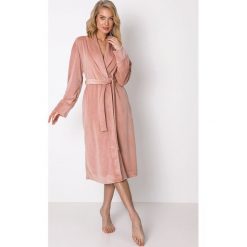 Aruelle szlafrok kolor różowy. Czerwone szlafroki damskie Aruelle, l, bez wzorów, z materiału, bez ramiączek. Za 239.99 zł.