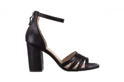 Sandały Bayla-065 1330137 Czarny, Skóra naturalna - 39. Czarne sandały Bayla, bez wzorów, ze skóry, biznesowe, bez obcasa, bez zapięcia. W wyprzedaży za 89.10 zł.