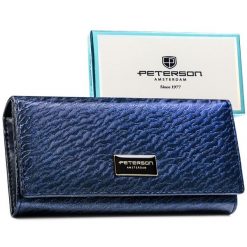 Portfel damski w kolorze niebieskim zamykany na zatrzask, w środku kieszonka na suwak - Peterson. Niebieskie portfele Peterson, bez wzorów, ze skóry ekologicznej. Za 79.99 zł.