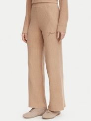 Guess Spodnie dzianinowe O6BB01 Z1147 Brązowy Regular Fit. Brązowe spodnie materiałowe Guess, z aplikacjami, z dzianiny. Za 344.99 zł.