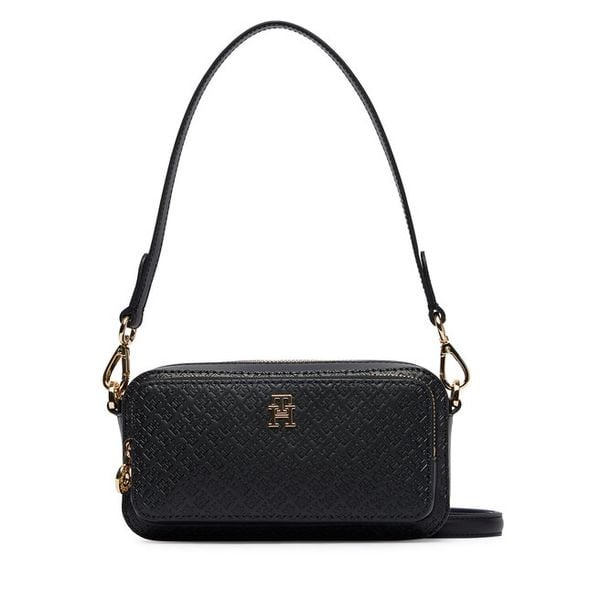 Torebka Tommy Hilfiger. Czarne torebki klasyczne Tommy Hilfiger, bez wzorów, klasyczne, bez dodatków. Za 332.99 zł.