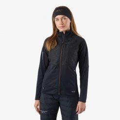 Kurtka do narciarstwa biegowego kobieca Swedemount Core X.C Jacket wodoodporna. Czarne kurtki narciarskie SWEDEMOUNT, xl, bez wzorów, z materiału, bez kaptura, na fitness i siłownię. Za 359.99 zł.