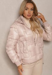 Różowa Kurtka z Odpinanym Kapturem Dłuższym Tyłem i Ściągaczami z Pikowanym Przeszyciem Zinlea. Czerwone kurtki Renee, l, bez wzorów, z jeansu, eleganckie. W wyprzedaży za 118.99 zł.