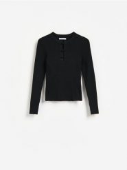 Sweter z domieszką wiskozy - czarny. Czarne swetry Reserved, l, bez wzorów, z dzianiny, bez ramiączek. Za 109.99 zł.