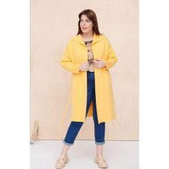 Płaszcz Damski Huggo Plus Size Słoneczny. Płaszcze blue shadow, plus size, bez wzorów, z dzianiny, bez kaptura. Za 419.90 zł.