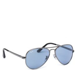 Okulary przeciwsłoneczne Ray-Ban. Szare okulary przeciwsłoneczne Ray-Ban, bez wzorów, srebrne. Za 769.99 zł.