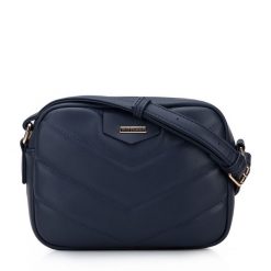 Damska listonoszka z miękkiej ekoskóry pikowana. Niebieskie listonoszki Wittchen, bez wzorów, z puchu, eleganckie, małe, pikowane, bez dodatków. Za 399.90 zł.