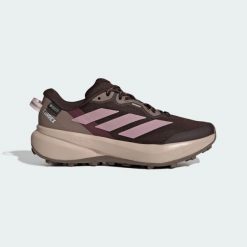 Buty do biegów przełajowych Terrex Tracefinder Plus GORE-TEX. Brązowe buty do biegania adidas, bez wzorów, z gore-texu, bez zapięcia, do biegania, gore-tex. Za 529.00 zł.
