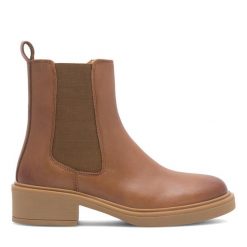 Botki Sergio Bardi. Brązowe botki Sergio Bardi, bez wzorów, bez obcasa, na płaskiej podeszwie, bez zapięcia. Za 279.00 zł.