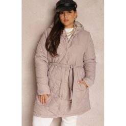 Beżowa Kurtka z Odpinanym Rękawem i Wiązanym Paskiem Panthe. Brązowe kurtki Renee, na zimę, plus size, bez wzorów, z jeansu. W wyprzedaży za 335.99 zł.