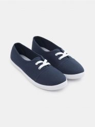 Bawełniane trampki - granatowy. Niebieskie trampki Sinsay, bez wzorów, z bawełny, bez zapięcia. Za 15.99 zł.