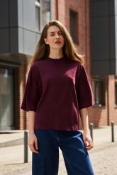 T-shirt oversize burgundowy. Czerwone t-shirty MOODO, l, bez wzorów, z bawełny, bez kołnierzyka, bez ramiączek. Za 54.99 zł.