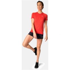 Koszulka do biegania damska Odlo T-shirt ZEROWEIGHT CERAMIC. Czerwone t-shirty sportowe ODLO, l, bez wzorów, bez ramiączek, do biegania. W wyprzedaży za 237.05 zł.