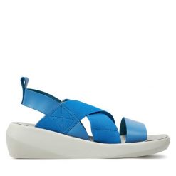 Sandały Fly London. Niebieskie sandały Fly London, bez wzorów, bez obcasa, na koturnie, bez zapięcia. Za 539.99 zł.