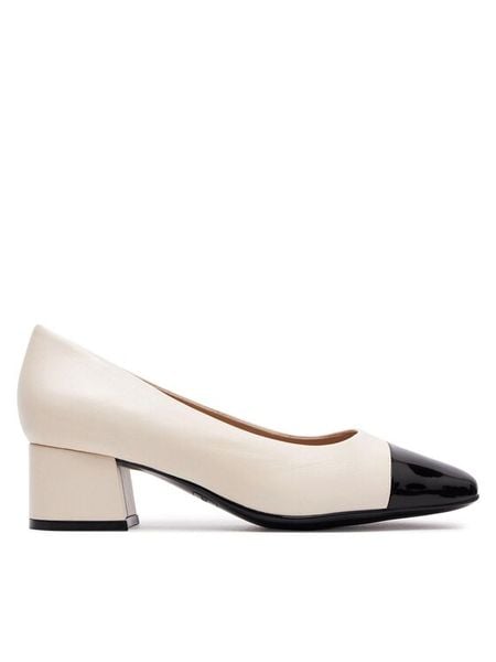 Caprice Czółenka 9-22305-42 Biały. Białe czółenka Caprice, bez wzorów, ze skóry, bez obcasa, bez zapięcia. Za 165.99 zł.