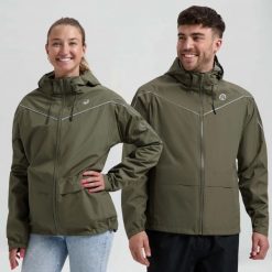 Kurtka na deszcz unisex Rogelli Commuter Essential. Czarne kurtki przeciwdeszczowe Rogelli, l, bez wzorów, z materiału, z kapturem, rowerowe. Za 313.00 zł.