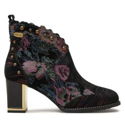 Botki Laura Vita. Czerwone botki LAURA VITA, bez wzorów, bez obcasa, na słupku, bez zapięcia. Za 299.99 zł.