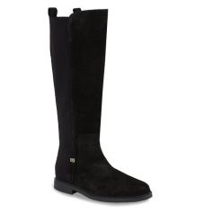 Oficerki Tommy Hilfiger. Czarne kozaki Tommy Hilfiger, bez wzorów, bez obcasa, na płaskiej podeszwie, bez zapięcia. Za 949.99 zł.