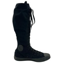 Kobiece trampki na zamek Converse Chuck Taylor All Star. Czarne trampki Converse, bez wzorów, z materiału, klasyczne, bez zapięcia. Za 425.35 zł.
