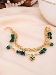 L'Atelier de Gaia Pozłacana bransoletka z malachitami na kostkę rozmiar: onesize. Zielone bransoletki L'Atelier de Gaia, z malachitem, pozłacane. Za 51.95 zł.