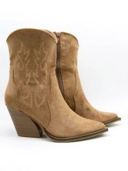 Bellucci Kowbojki w kolorze jasnobrązowym rozmiar: 36. Brązowe botki Bellucci, bez wzorów, eleganckie, bez obcasa, bez zapięcia. Za 179.95 zł.