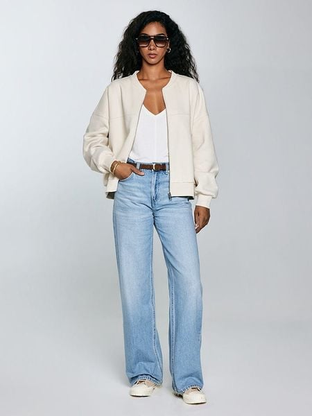 BIG STAR Bluza "Felicata" w kolorze kremowym rozmiar: XL. Brązowe bluzy BIG STAR, xl, bez wzorów, retro, bez ramiączek, bez kaptura. Za 122.67 zł.