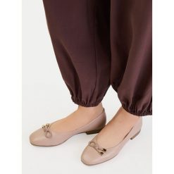 Baleriny Lasocki. Brązowe baleriny Lasocki, bez wzorów, bez obcasa, bez zapięcia. Za 179.99 zł.