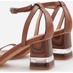 Skórzane sandały - Brązowy. Brązowe sandały marki Reserved. Za 249.99 zł.