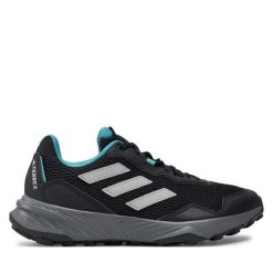 Buty do biegania adidas. Czarne buty do biegania adidas, bez wzorów, bez zapięcia, do biegania. Za 209.99 zł.