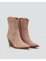 Bellucci Botki w kolorze jasnoróżowym na obcasie rozmiar: 37. Różowe botki Bellucci, bez wzorów, eleganckie, bez obcasa, na obcasie, bez zapięcia. Za 144.95 zł.
