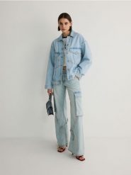 Kurtka jeansowa oversize - niebieski. Niebieskie kurtki Reserved, l, bez wzorów, z bawełny, bez kaptura. W wyprzedaży za 65.99 zł.