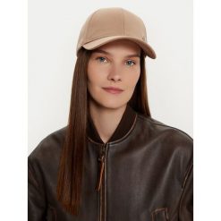 Czapka z daszkiem Calvin Klein. Brązowe czapki z daszkiem Calvin Klein, bez wzorów. Za 129.99 zł.