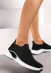 Czarne Buty Sportowe na Tłoczonej Podeszwie z Elastyczną Cholewką Taiden. Czarne buty sportowe lifestyle Renee, bez wzorów, sportowe, bez zapięcia. W wyprzedaży za 39.99 zł.