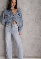 Jasnoniebieskie Jeansy Straight Leg High Waist z Bawełną Erivera. Niebieskie jeansy Renee, l, bez wzorów, z bawełny, klasyczne, z podwyższonym stanem. Za 99.99 zł.