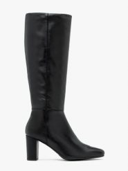 Czarne kozaki na obcasie ze skóry licowej. Czarne kozaki Ryłko, na jesień, bez wzorów, ze skóry, eleganckie, bez obcasa, na obcasie, bez zapięcia. Za 649.99 zł.